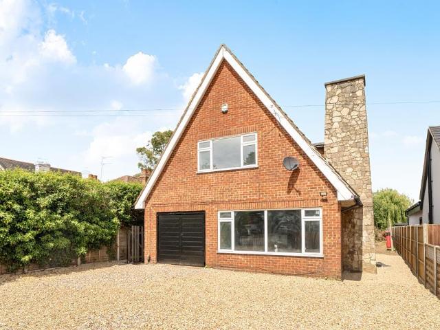 House for sale in Ashford Common, Lower Halliford