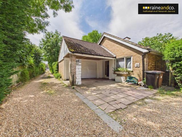 Bungalow for sale in Potters Bar, Hertfordshire