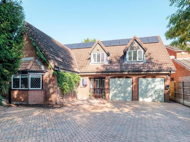 House for sale in Shirley, West Midlands