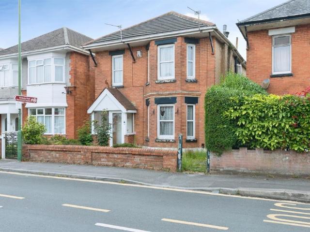 House for sale in Talbot Village, Bournemouth