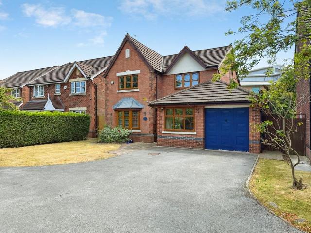 House for sale in Eden Park, Cheadle Hulme