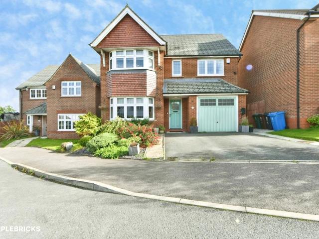 House for sale in Shaw, Oldham