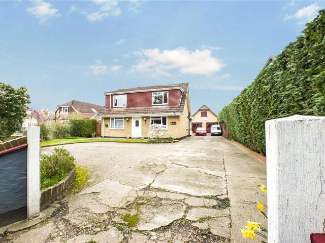 House for sale in West End, Heol-las