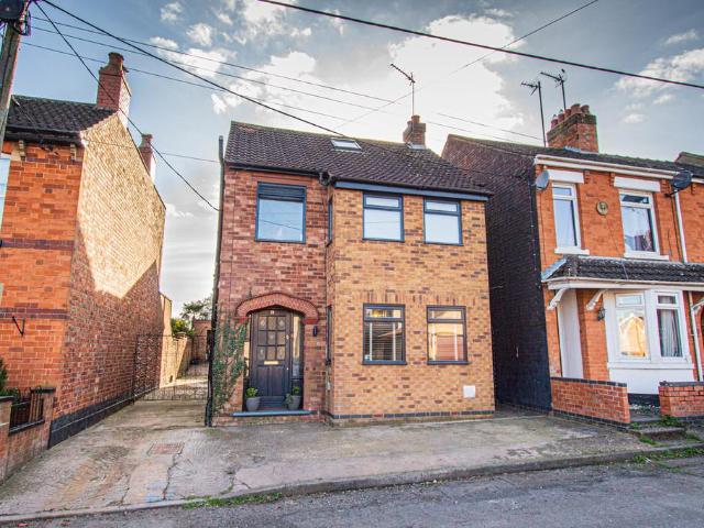 House for sale in Finedon