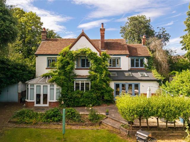 House for sale in Bedford