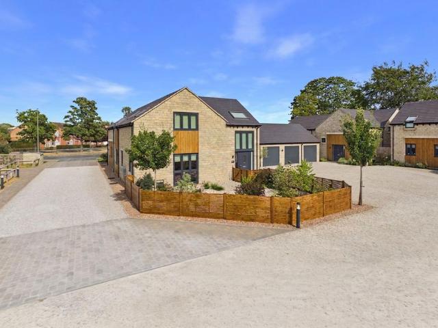 House for sale in Norton-on-derwent, North Yorkshire