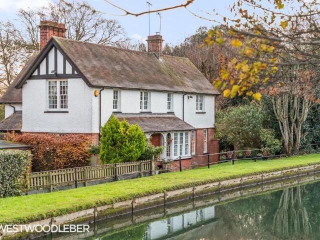House for sale in Broxbourne, Hertfordshire