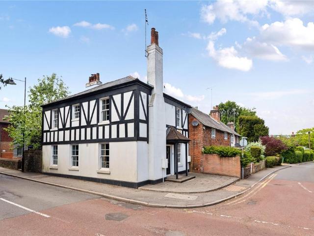 House for sale in The Butts, Kent