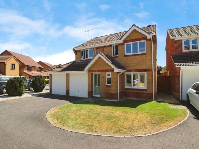 House for sale in The Prinnels, Swindon