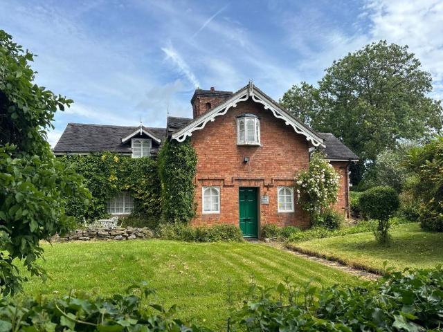 House for sale in Baswich, Staffordshire