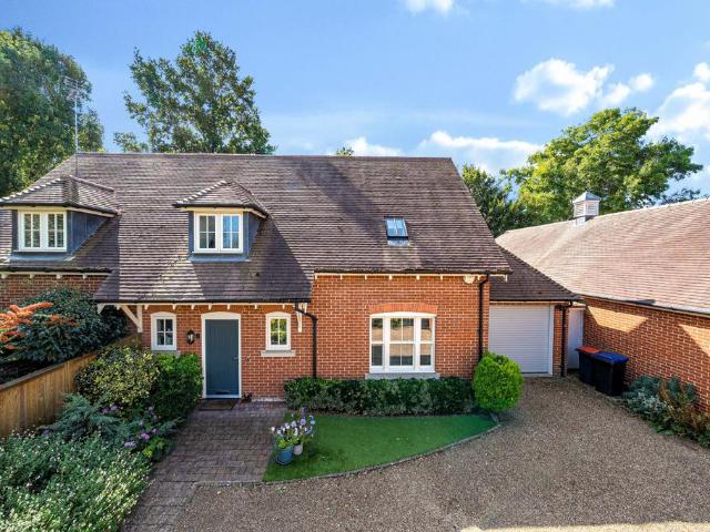House for sale in The Bridge, Kent