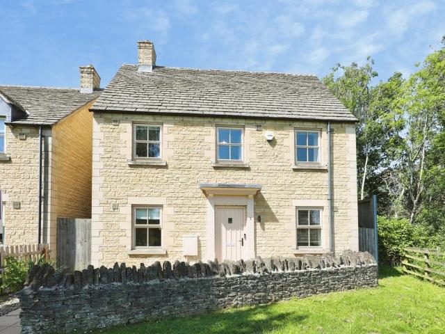 House for sale in Fossebridge, Gloucestershire