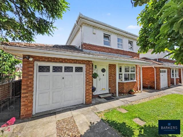 House for sale in Drighlington, Adwalton