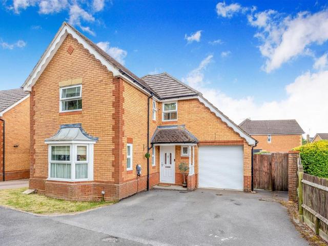 House for sale in Woodley