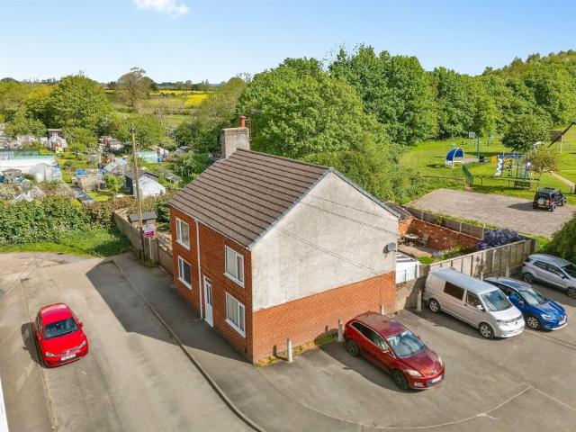 House for sale in Brackenfield, East Midlands
