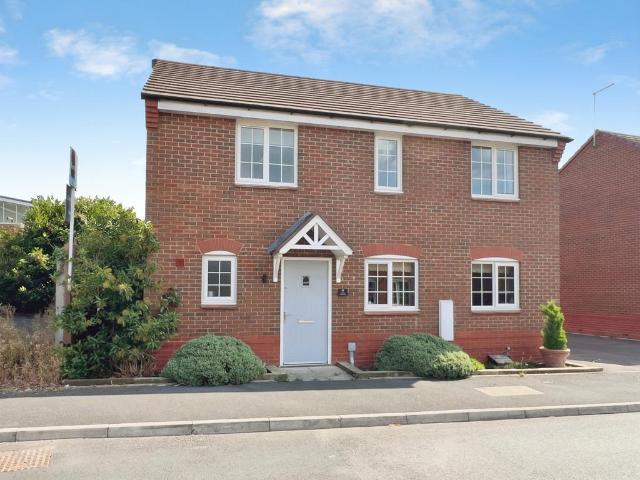 House for sale in Crookhill, Worcestershire