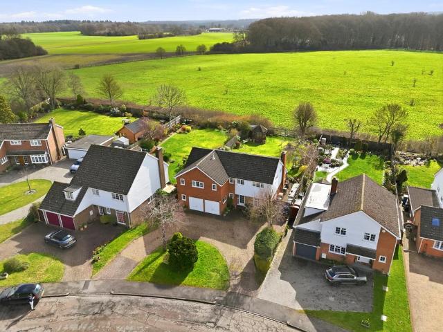 House for sale in Holywell, Studham