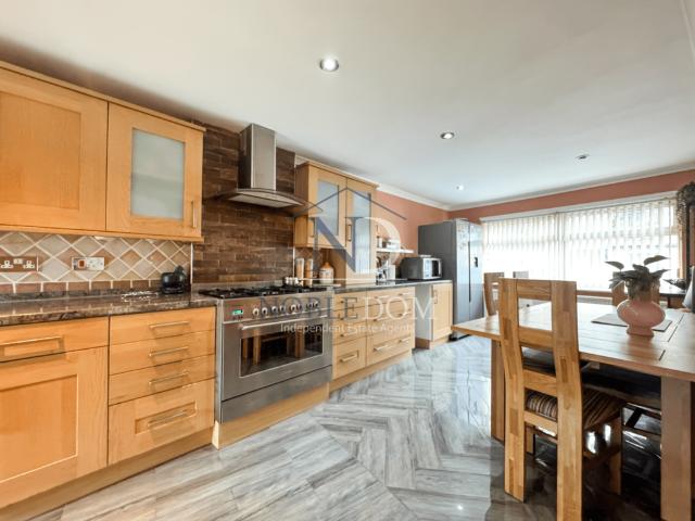 House for sale in London Borough of Hounslow, Spring Grove