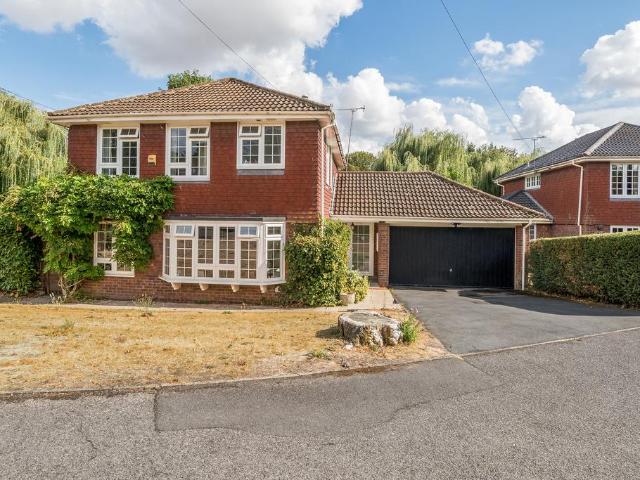House for sale in Holyport, Bray