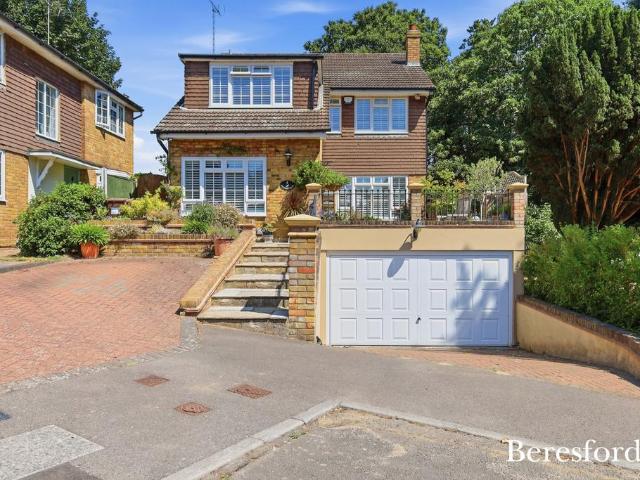 House for sale in Navestock Side, Essex