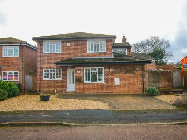 House for sale in Finchampstead