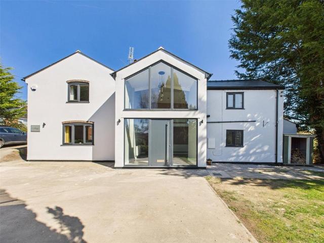 House for sale in Bromsberrow Heath, Gloucestershire