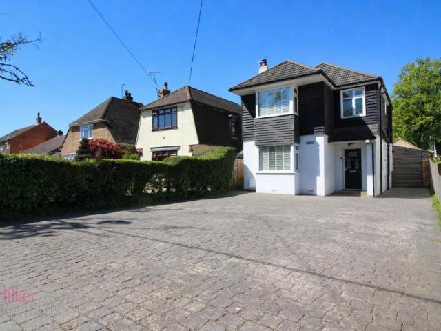 House for sale in The Butts, Kent