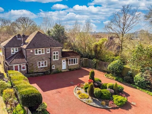 House for sale in Ashplats, Perryfields