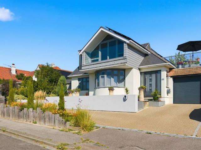 House for sale in Hampton, The Bridge