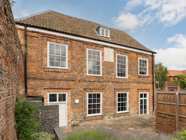House for sale in Lakenham, East Bank