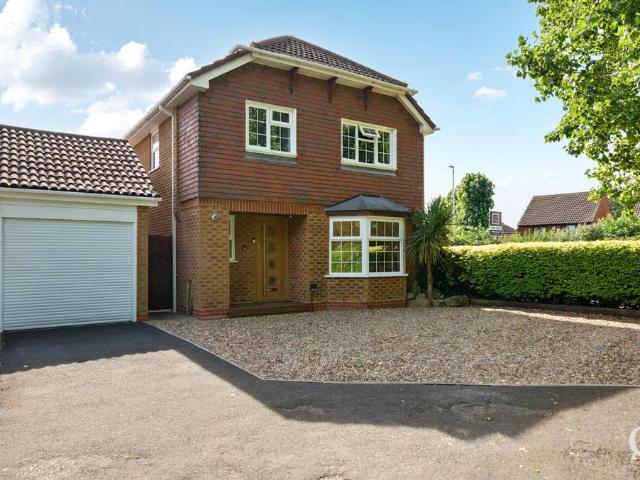 House for sale in Oad Street, Kent