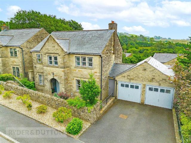 House for sale in Saddleworth, Pendock