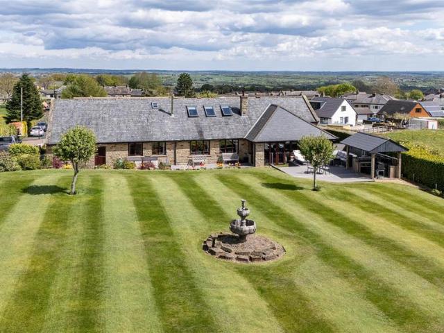 House for sale in Southowram, West Yorkshire