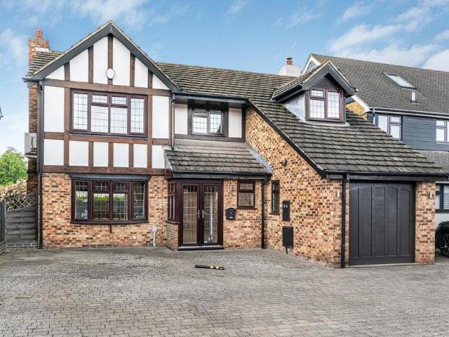 House for sale in Maypole, Dartford