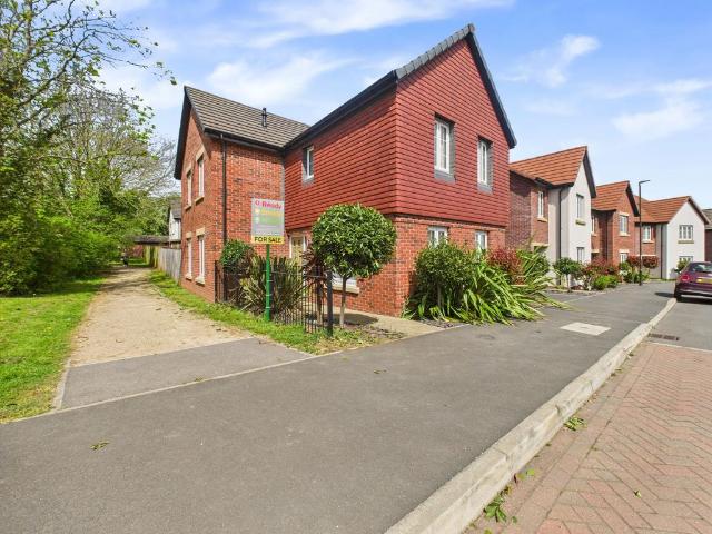 House for sale in Elmton, East Midlands