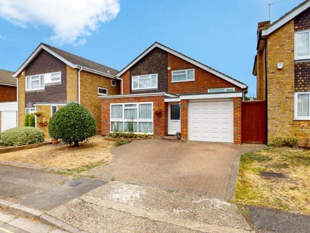 House for sale in Ickenham, Greater London