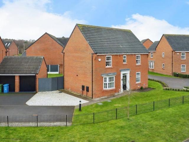 House for sale in Manor Park, Runcorn