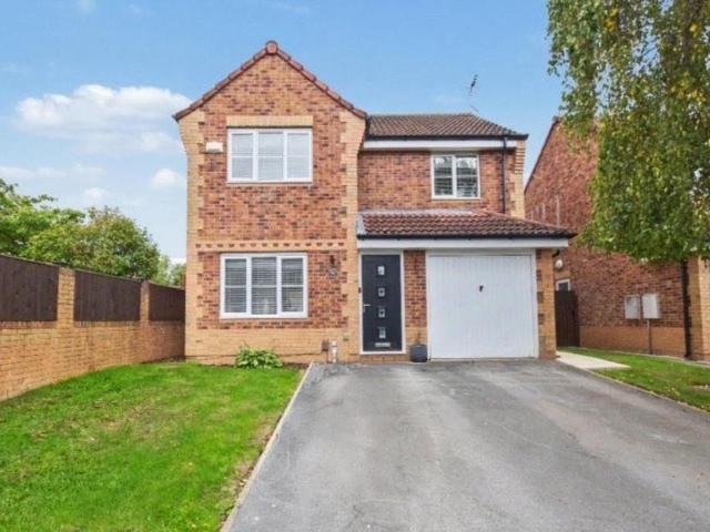 House for sale in Park Spring, Leeds