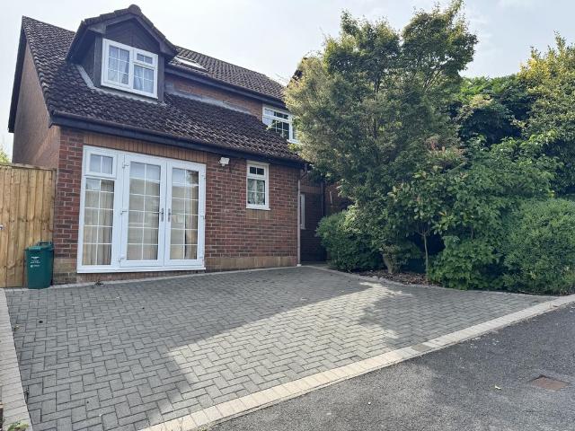 House for sale in Ynysybwl and Coed-y-cwm, Glyncoch