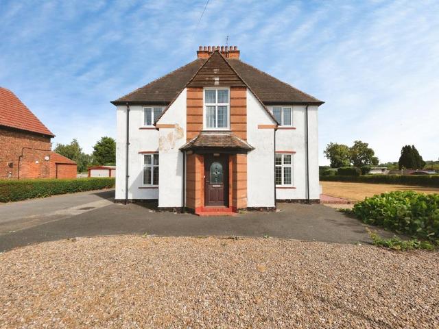 House for sale in Elmton, East Midlands