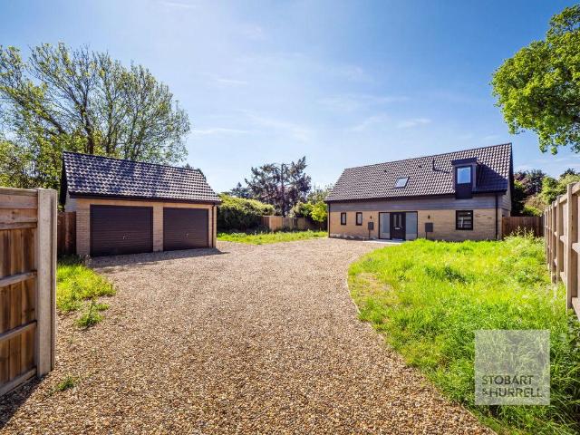 House for sale in Hoveton, Comers