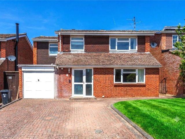 House for sale in Hare Hatch, Wargrave
