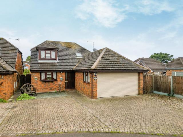 House for sale in Warden Hill, Luton