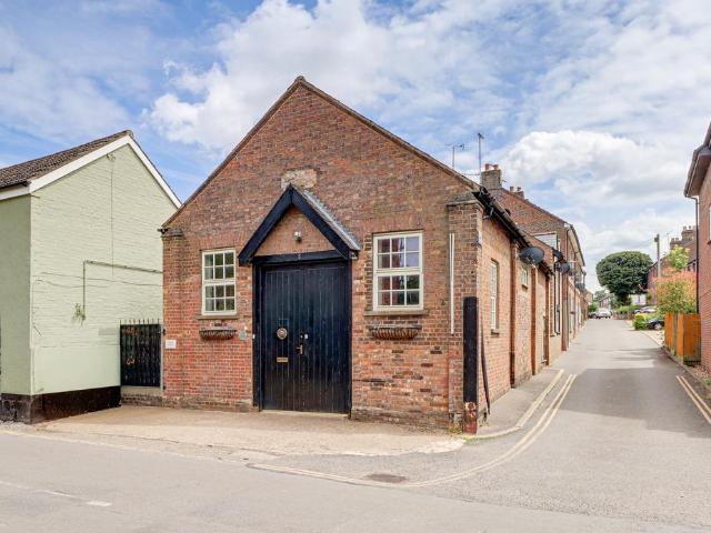 House for sale in Pouchen End, Hertfordshire