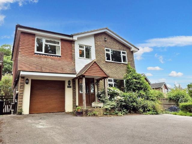 House for sale in Littlecote, West Sussex