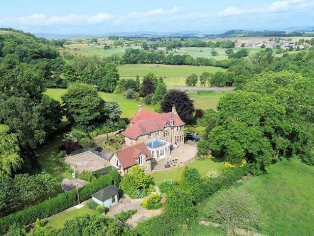 House for sale in Kirkburton, West Yorkshire