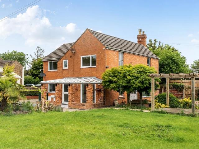 House for sale in Bromsberrow Heath, Gloucestershire