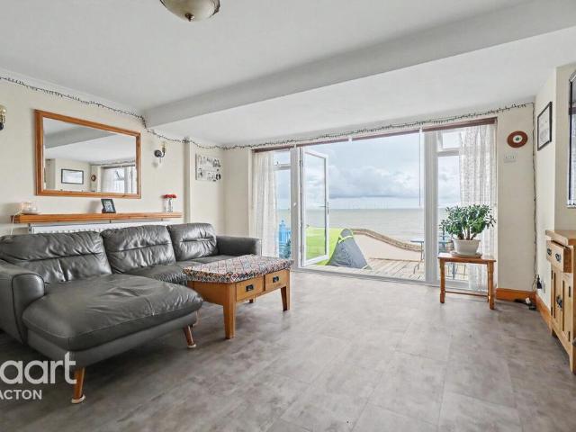 House for sale in Dale Hill, Essex