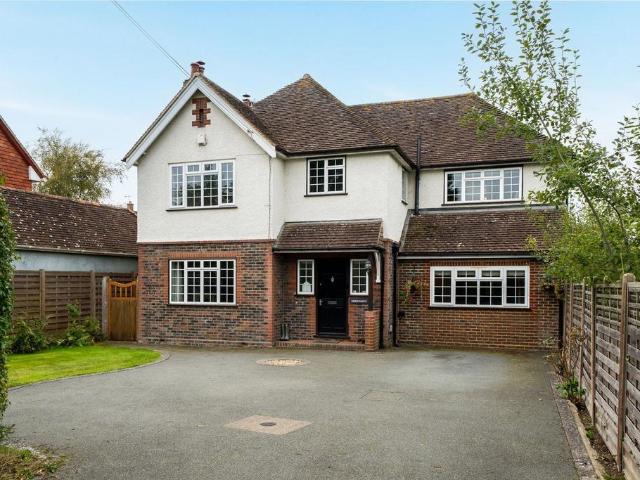 House for sale in Hillview, Surrey