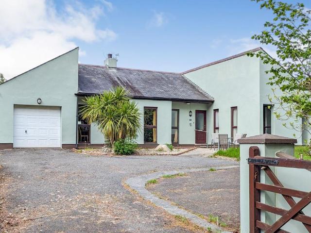 House for sale in Tavernspite, Wales